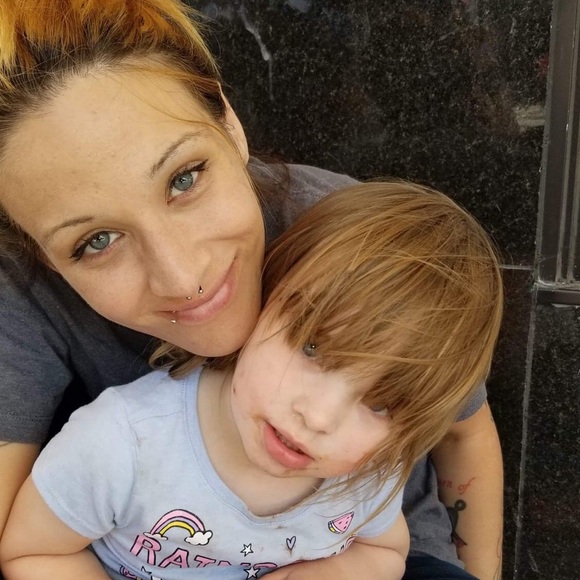 Meet your Posher, Theresa - Picture 2 of 9